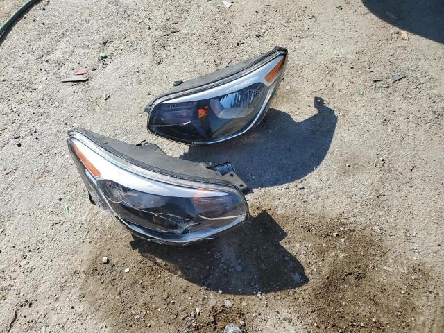 KNDJN2A25K7919018 - 2019 KIA SOUL BLACK photo 13