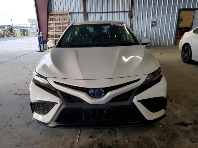 4T1G31AK7PU609466 - 2023 TOYOTA CAMRY SE NIGHT SHADE WHITE photo 5