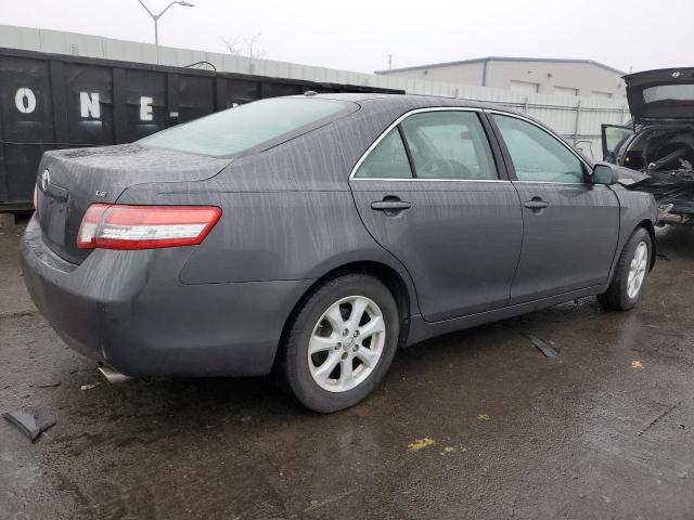 4T1BF3EK9BU581766 - 2011 TOYOTA CAMRY BASE GRAY photo 3