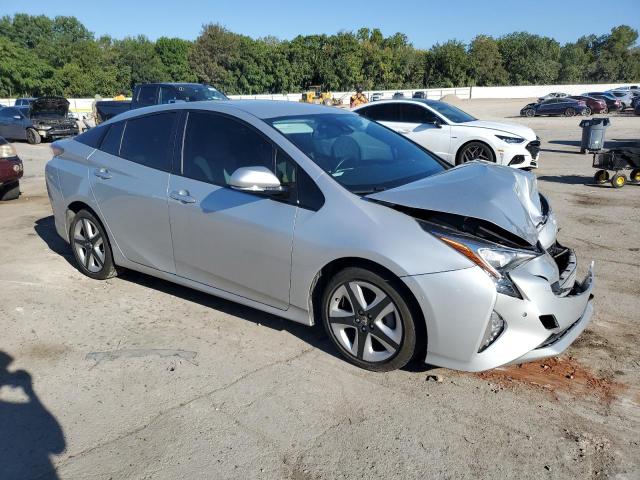 JTDKARFU3H3534401 - 2017 TOYOTA PRIUS Argent photo 4