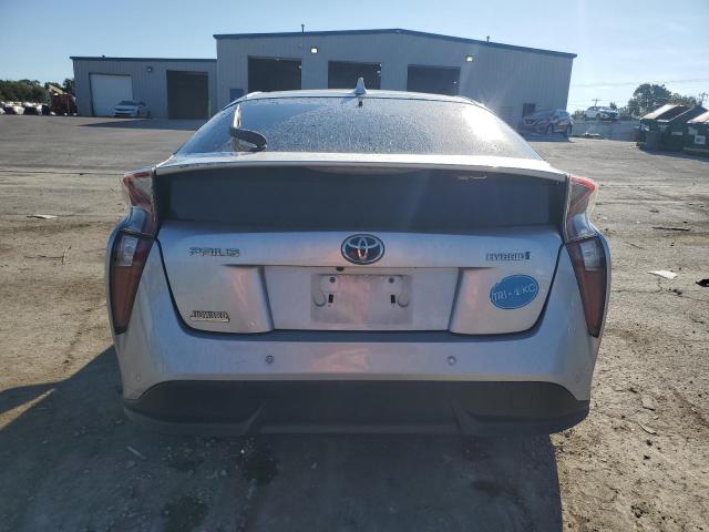 JTDKARFU3H3534401 - 2017 TOYOTA PRIUS Argent photo 6
