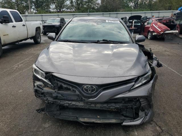 4T1B11HK9JU550174 - 2018 TOYOTA CAMRY L Сұр фото 5