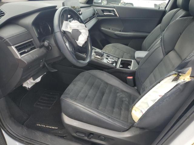 JA4J4UA84NZ063779 - 2022 MITSUBISHI OUTLANDER SE WHITE photo 12