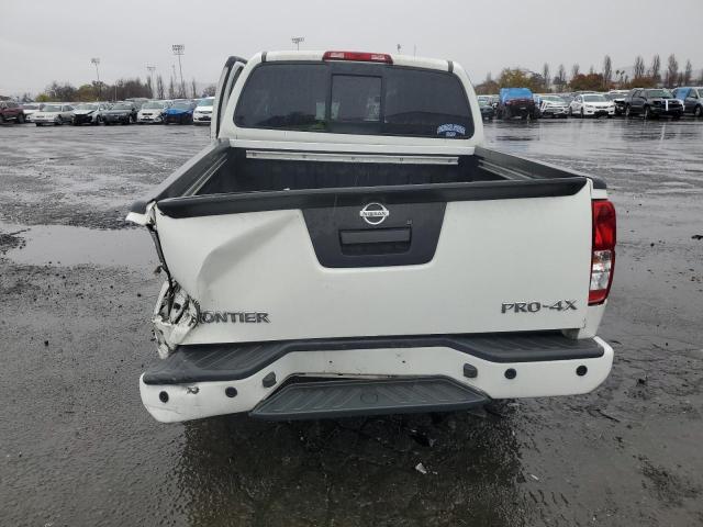 1N6AD0EV0JN746012 - 2018 NISSAN FRONTIER S WHITE photo 6