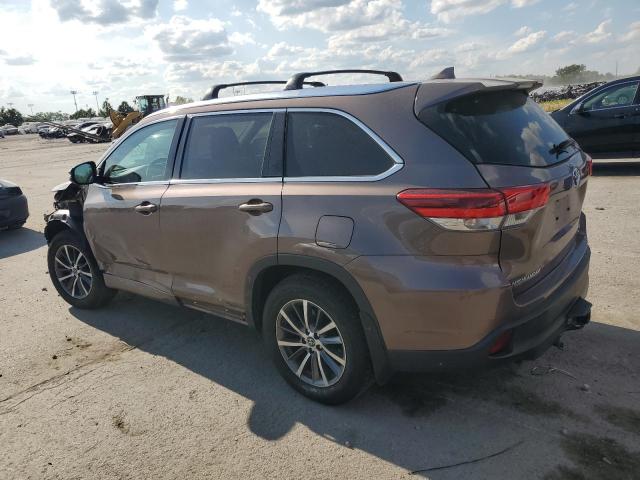 5TDJZRFH8JS898972 - 2018 TOYOTA HIGHLANDER SE Շագանակագույն լուսանկար 2