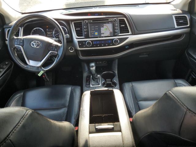 5TDJZRFH8JS898972 - 2018 TOYOTA HIGHLANDER SE Շագանակագույն լուսանկար 8