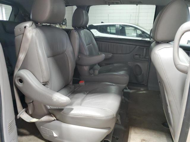 5TDYK4CC1AS338810 - 2010 TOYOTA SIENNA XLE Weiß Foto 11