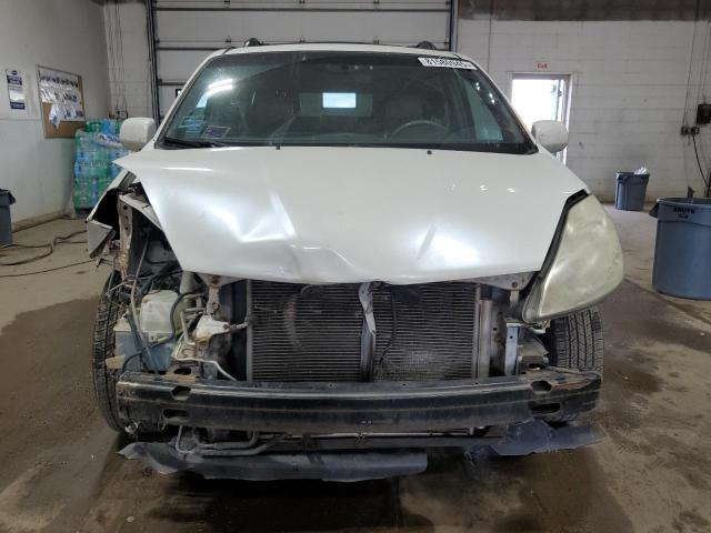 5TDYK4CC1AS338810 - 2010 TOYOTA SIENNA XLE Weiß Foto 5