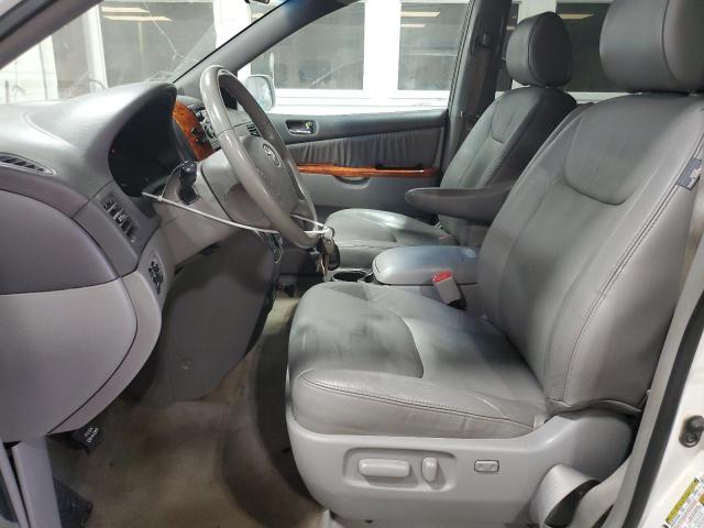 5TDYK4CC1AS338810 - 2010 TOYOTA SIENNA XLE Weiß Foto 7