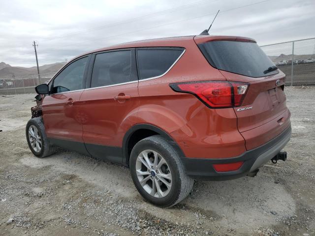 1FMCU0GD4KUA81540 - 2019 FORD ESCAPE SE ORANGE photo 2