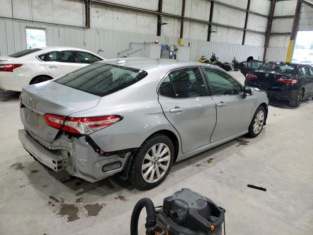 4T1B11HK1KU194322 - 2019 TOYOTA CAMRY L 银色 照片 3