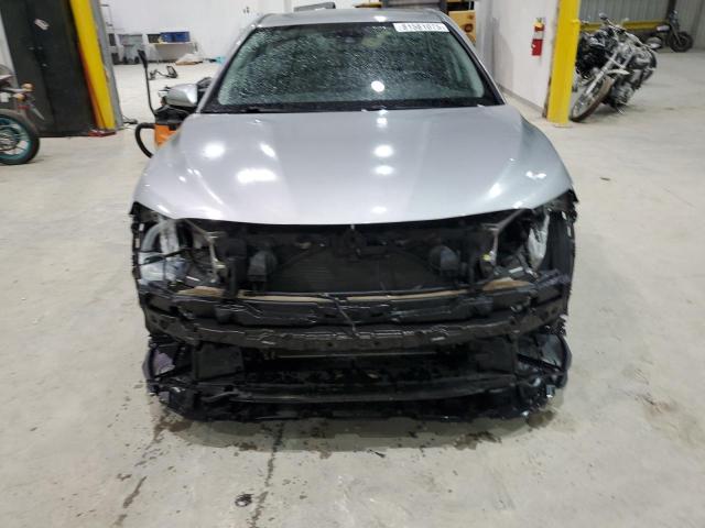 4T1B11HK1KU194322 - 2019 TOYOTA CAMRY L 银色 照片 5