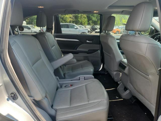 5TDKZRFH2HS226419 - 2017 TOYOTA HIGHLANDER SE ვერცხლისფერი ფოტო 11