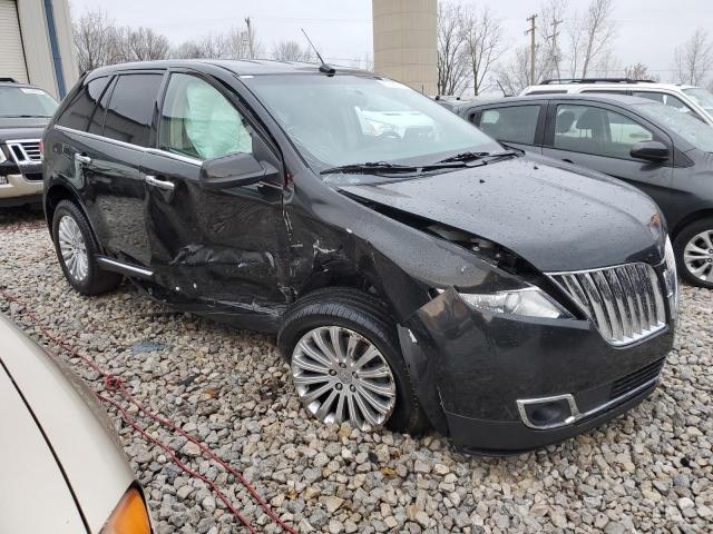 2LMDJ8JK2DBL32958 - 2013 LINCOLN MKX BLACK photo 4