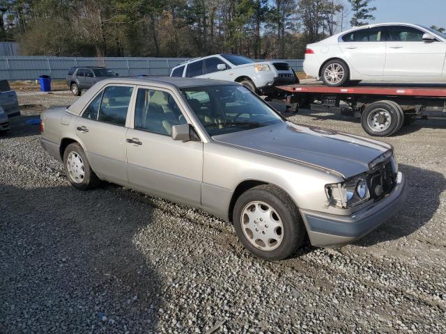 WDBEA34E3NB792813 - 1992 MERCEDES-BENZ 400 E TAN photo 4