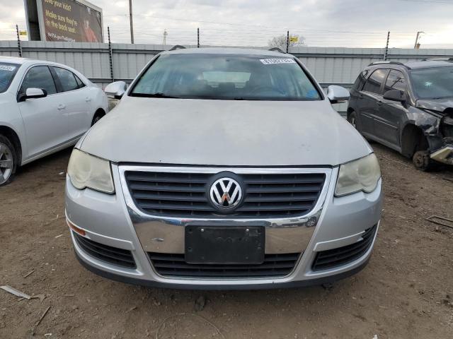 WVWXK73C58E184907 - 2008 VOLKSWAGEN PASSAT WAGON TURBO GRAY photo 5