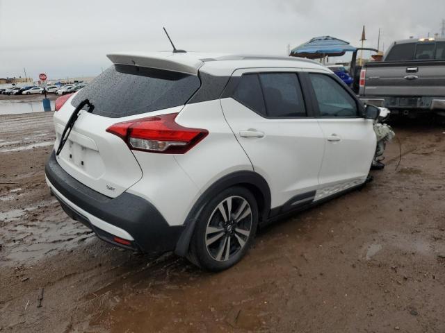 3N1CP5CUXKL527637 - 2019 NISSAN KICKS S WHITE photo 3