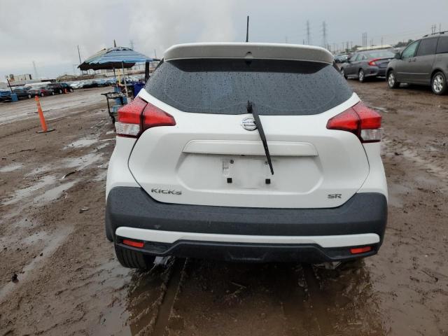 3N1CP5CUXKL527637 - 2019 NISSAN KICKS S WHITE photo 6