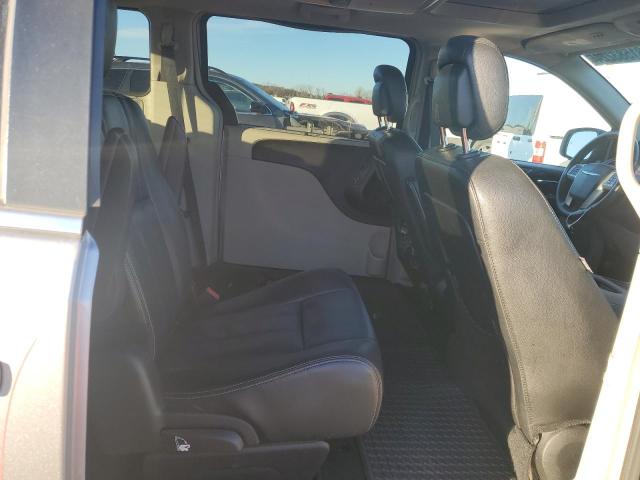 2C4RC1CG2GR269792 - 2016 CHRYSLER TOWN & COU TOURING L SILVER photo 11