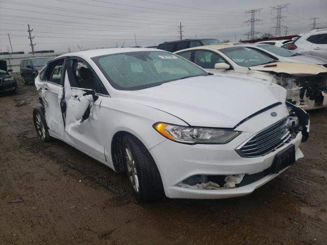 3FA6P0H78HR384215 - 2017 FORD FUSION SE WHITE photo 4