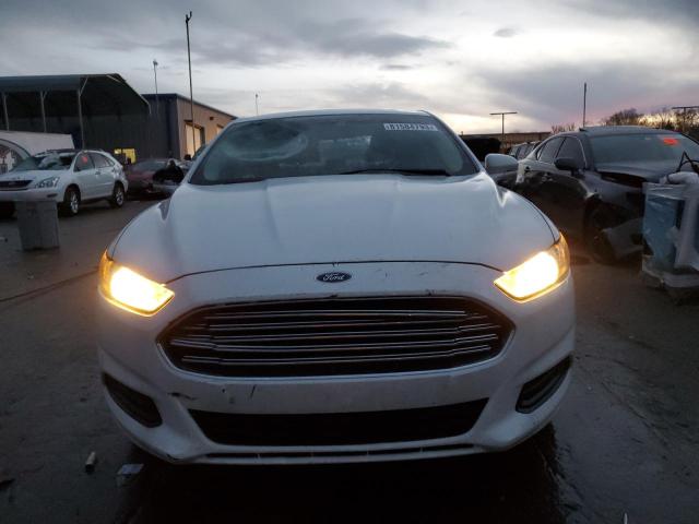 1FA6P0H79G5119787 - 2016 FORD FUSION SE WHITE photo 5