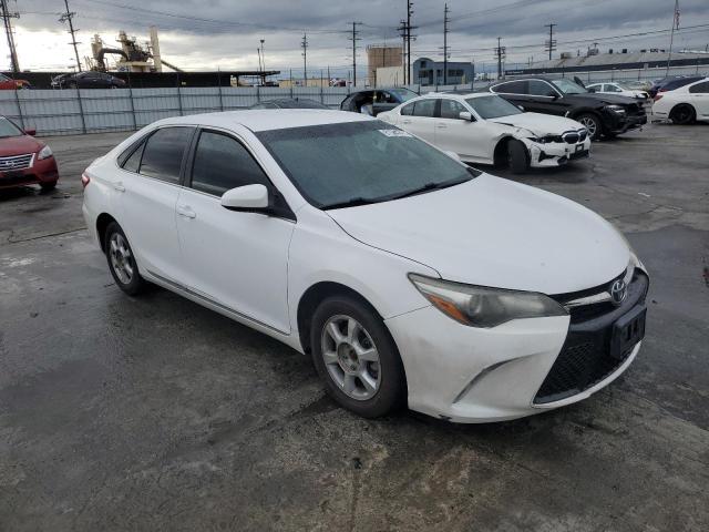 4T1BF1FK4HU652660 - 2017 TOYOTA CAMRY LE WHITE photo 4