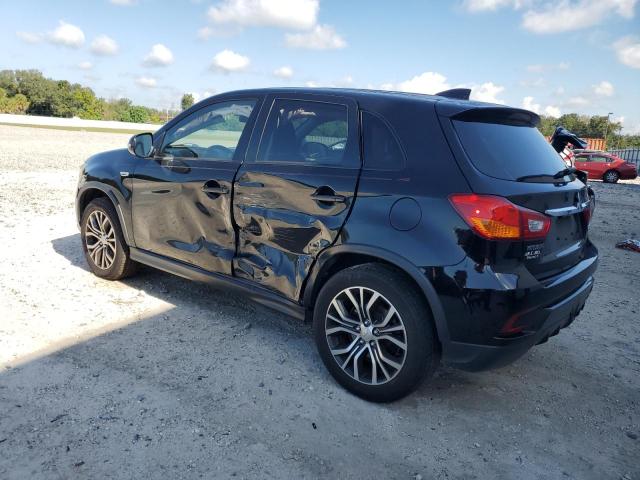 JA4AP3AU9JU023851 - 2018 MITSUBISHI OUTLANDER ES შავი ფოტო 2
