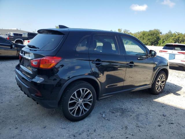 JA4AP3AU9JU023851 - 2018 MITSUBISHI OUTLANDER ES შავი ფოტო 3