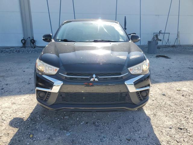 JA4AP3AU9JU023851 - 2018 MITSUBISHI OUTLANDER ES შავი ფოტო 5