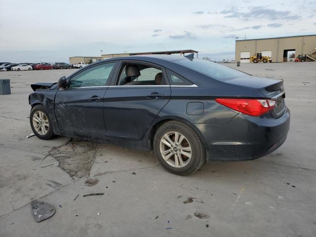 5NPEB4AC3BH212882 - 2011 HYUNDAI SONATA GLS CHARCOAL photo 2