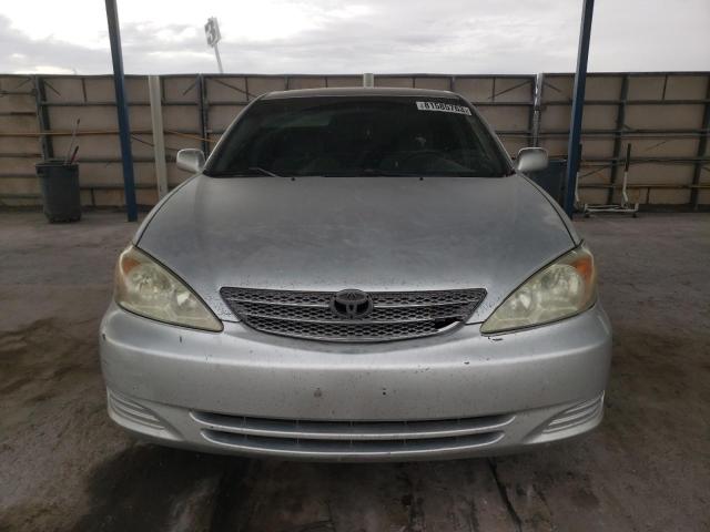 4T1BE32K32U055169 - 2002 TOYOTA CAMRY LE SILVER photo 5