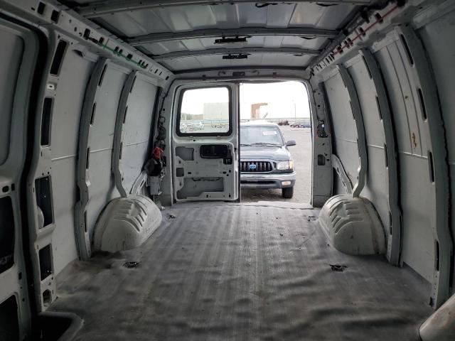 1GCWGBFP8J1301942 - 2018 CHEVROLET EXPRESS G2500 WHITE photo 10