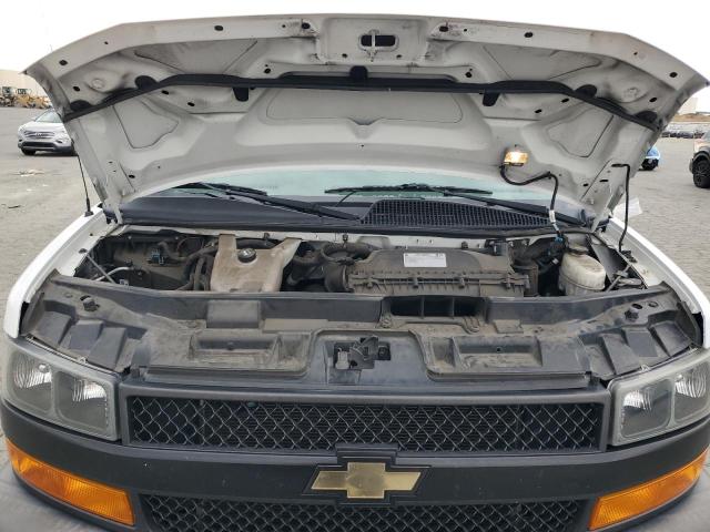 1GCWGBFP8J1301942 - 2018 CHEVROLET EXPRESS G2500 WHITE photo 12