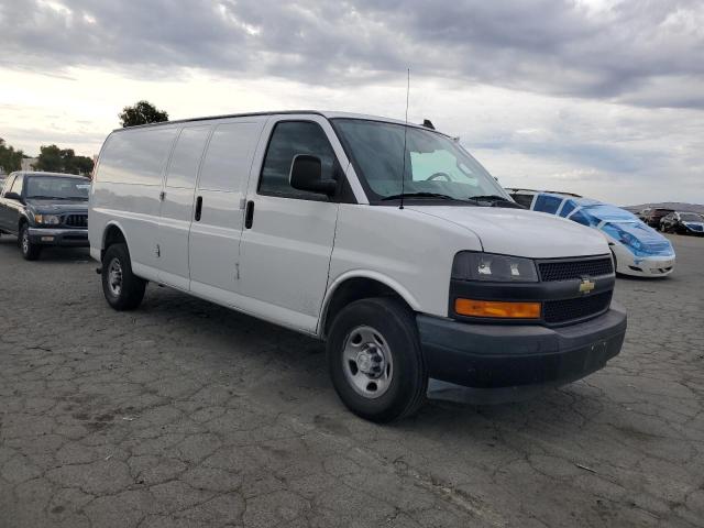 1GCWGBFP8J1301942 - 2018 CHEVROLET EXPRESS G2500 WHITE photo 4