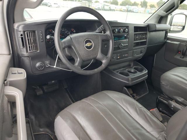 1GCWGBFP8J1301942 - 2018 CHEVROLET EXPRESS G2500 WHITE photo 8