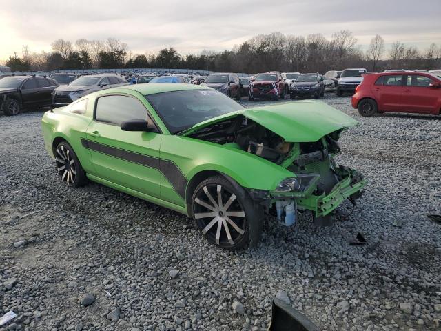 1ZVBP8AM7D5223470 - 2013 FORD MUSTANG GREEN photo 4