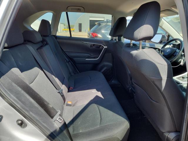 2T3H1RFV5MW148458 - 2021 TOYOTA RAV4 LE 银色 照片 11