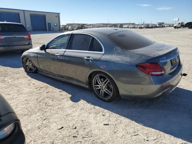 WDDZF4JB1KA625345 - 2019 MERCEDES-BENZ E 300 GRAY photo 2