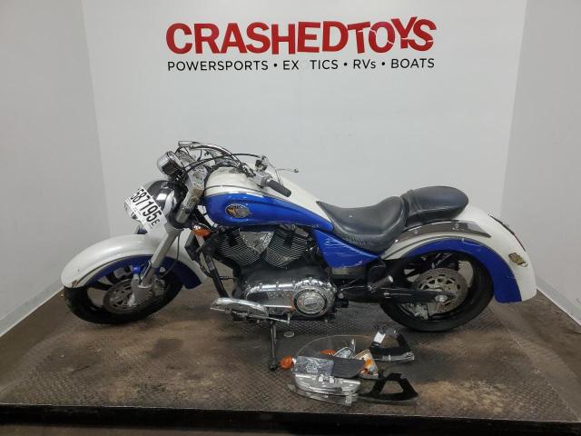 5VPCB26D673006053 - 2007 VICTORY MOTORCYCLES KINGPIN Blau Foto 3