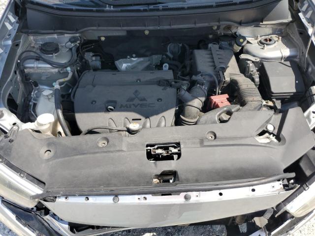 JA4AP3AU3JZ024464 - 2018 MITSUBISHI OUTLANDER ES Күміс фото 12