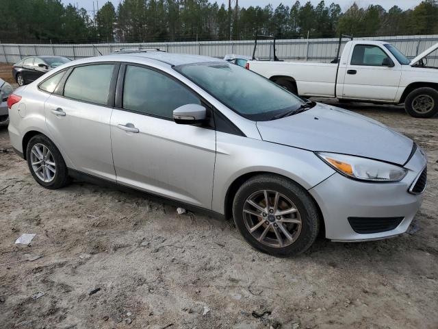 1FADP3F26JL291116 - 2018 FORD FOCUS SE SILVER photo 4