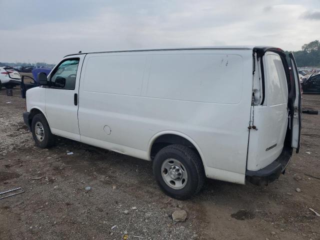 1GCWGAFG6H1193812 - 2017 CHEVROLET EXPRESS G2 WHITE photo 2