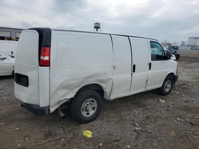 1GCWGAFG6H1193812 - 2017 CHEVROLET EXPRESS G2 WHITE photo 3