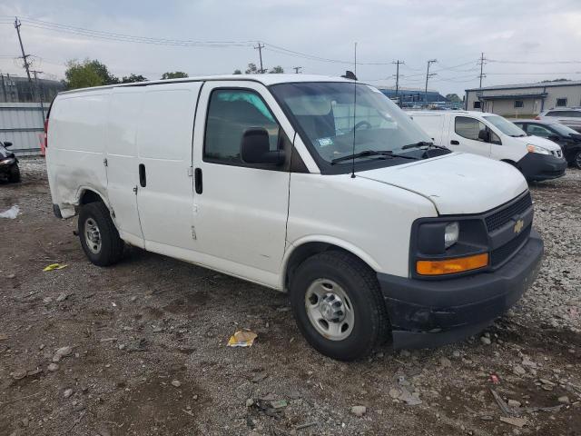 1GCWGAFG6H1193812 - 2017 CHEVROLET EXPRESS G2 WHITE photo 4