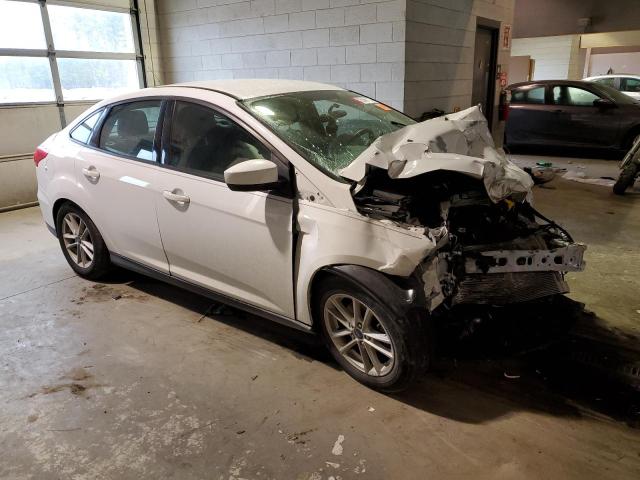 1FADP3F29JL268655 - 2018 FORD FOCUS SE WHITE photo 4