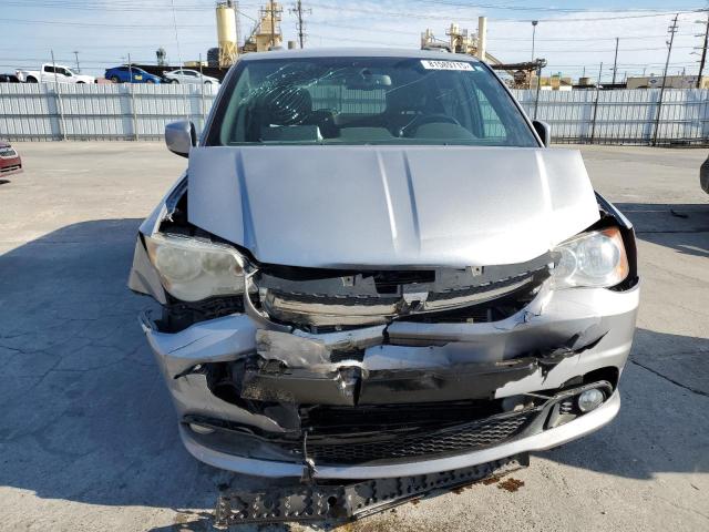 2C4RDGCG3JR205431 - 2018 DODGE GRAND CARAVAN SXT SILVER photo 5