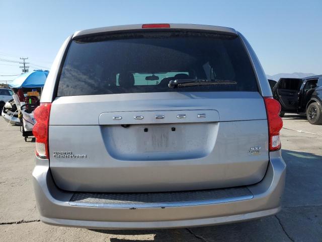 2C4RDGCG3JR205431 - 2018 DODGE GRAND CARAVAN SXT SILVER photo 6