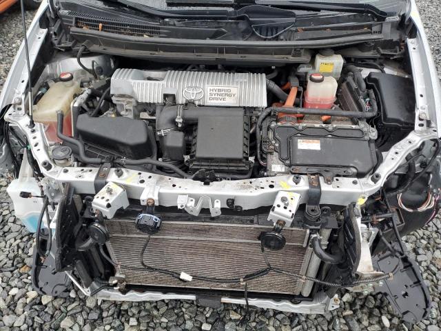 JTDKN3DU8F0438699 - 2015 TOYOTA PRIUS SILVER photo 11