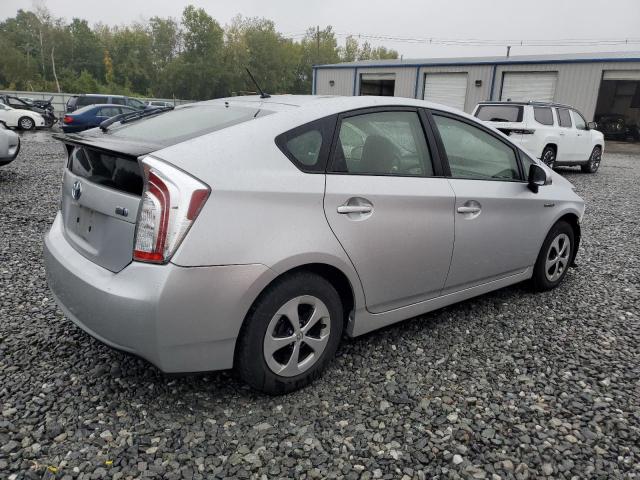 JTDKN3DU8F0438699 - 2015 TOYOTA PRIUS SILVER photo 3