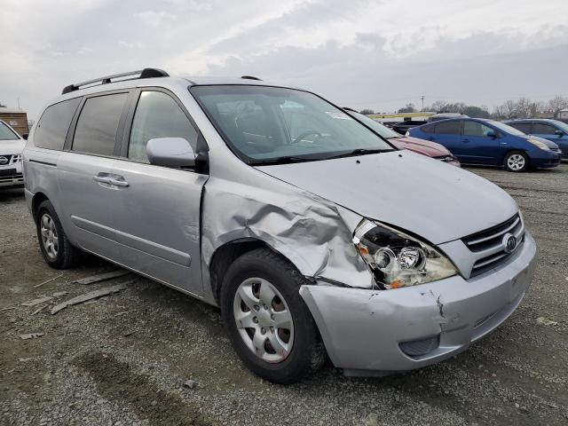 KNDMB233366076119 - 2006 KIA SEDONA EX SILVER photo 4